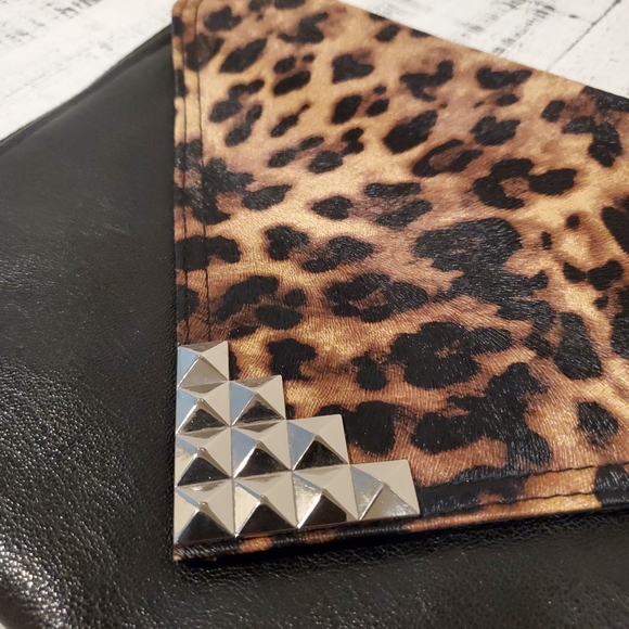 Clutch - Picture 4 of 7